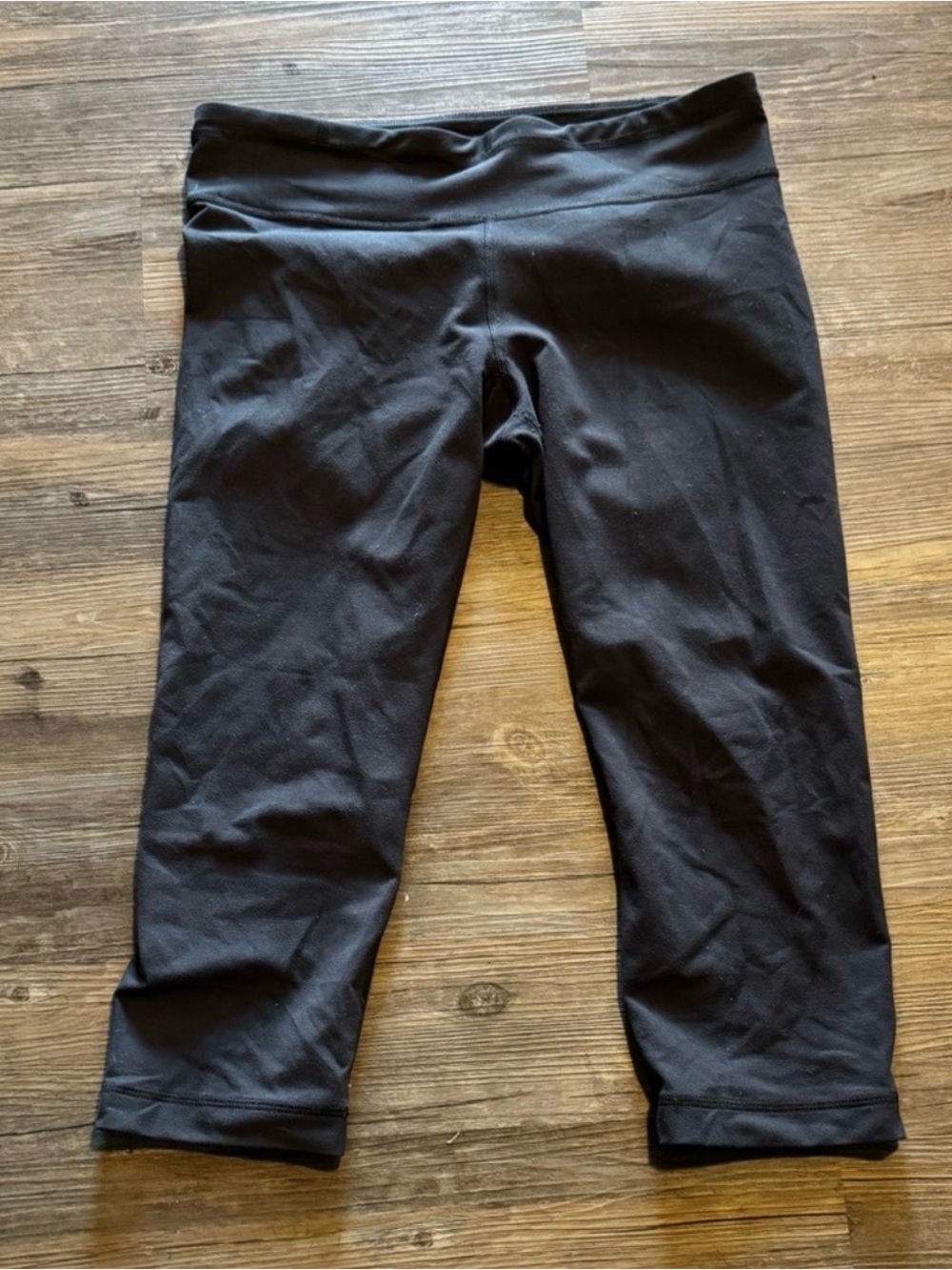 Under Armour cropped activewear leggings